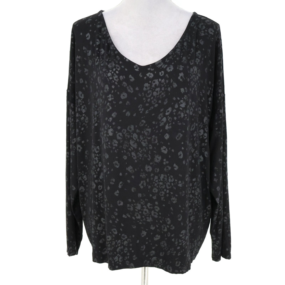 Chicos Top 3 Womens XL Black Animal Print Stretch Knit Pullover Blouse V neck